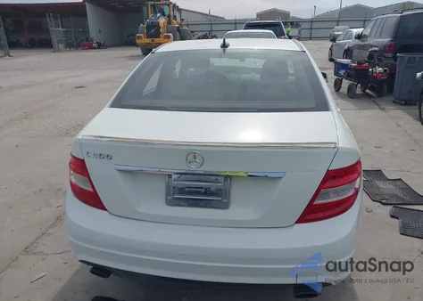 2011 Mercedes-Benz C 300 Luxury/Sport из США, поврежденный, VIN WDDGF5EB4BR183766